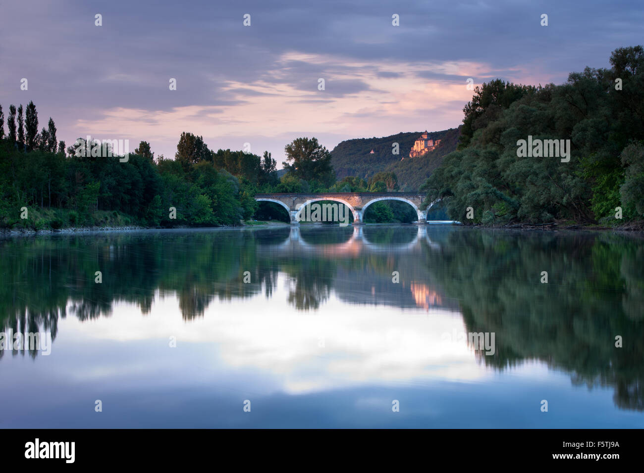 Schloss Castlenaud bei Sonnenaufgang Stockfoto