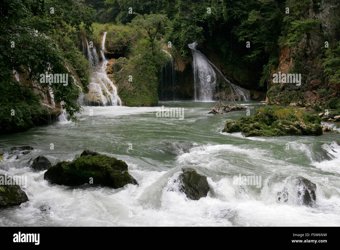 Wasserfälle bei Semuc Champey, Guatemala, Mittelamerika Stockfoto