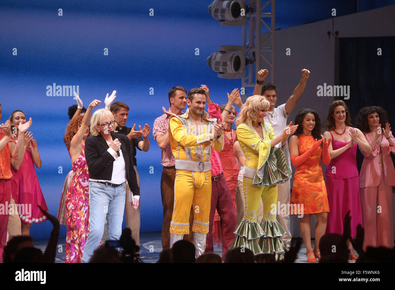 Mamma mia the musical Fotos und Bildmaterial in hoher Auflösung Alamy