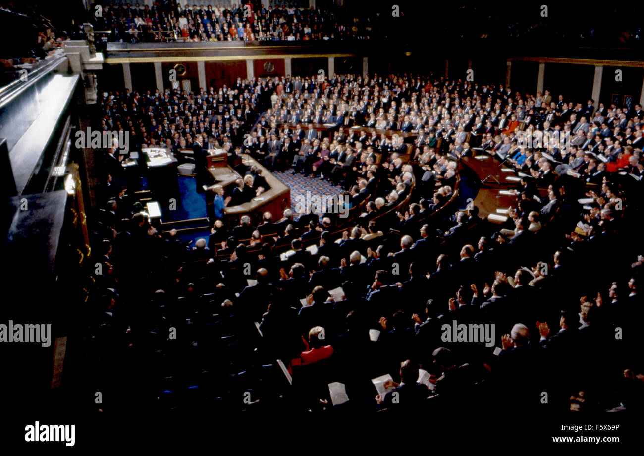 Washington, DC.  1985 Präsident Ronald Reagan liefert seine Rede zur Lage der union zu einer gemeinsamen Sitzung des Kongresses. Bildnachweis: Mark Reinstein Stockfoto