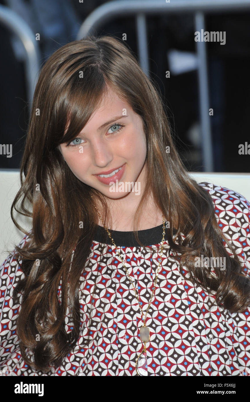 LOS ANGELES, CA - 5. April 2010: Ryan Newman bei der Premiere von "The Perfect Game" im The Grove, Los Angeles. Stockfoto