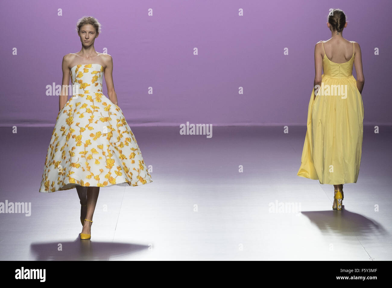 Mercedes-Benz Fashion Week Madrid Frühjahr/Sommer 2016 - die 2. Haut Co. - Laufsteg mit: Wo Modell: Madrid, Spanien bei: 21 Sep 2015 Stockfoto