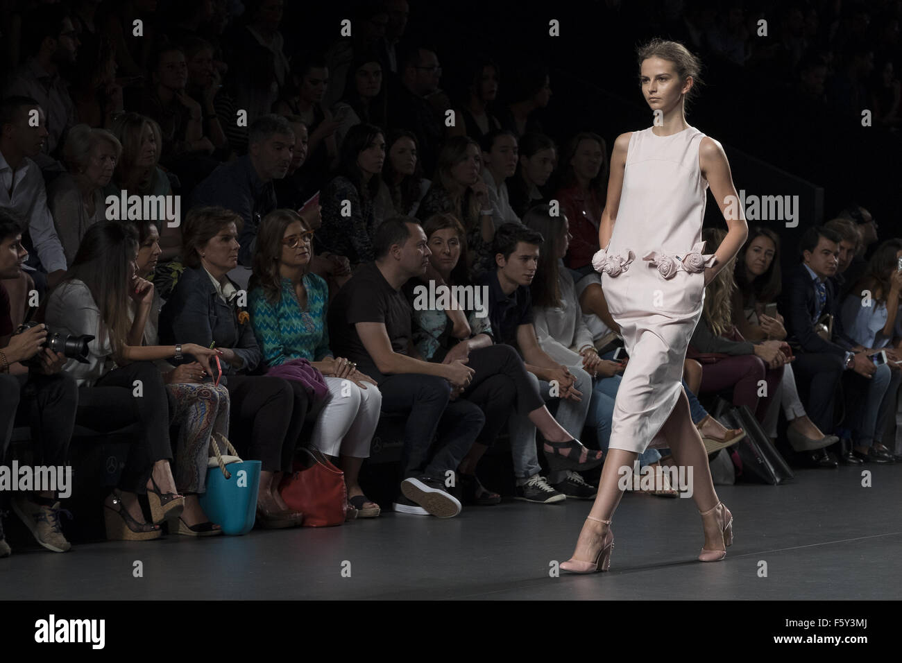 Mercedes-Benz Fashion Week Madrid Frühjahr/Sommer 2016 - die 2. Haut Co. - Laufsteg mit: Wo Modell: Madrid, Spanien bei: 21 Sep 2015 Stockfoto