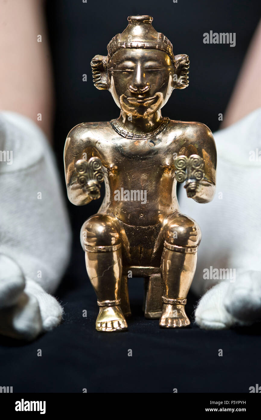 Über El Dorado: Kraft und Gold im alten Kolumbien Herbst zeigen im British Museum. Sitzende weibliche Poporo, Quimbaya, Stockfoto