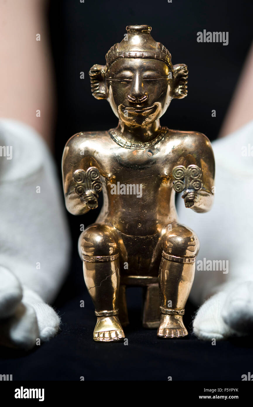 Über El Dorado: Kraft und Gold im alten Kolumbien Herbst zeigen im British Museum. Sitzende weibliche Poporo, Quimbaya, Stockfoto