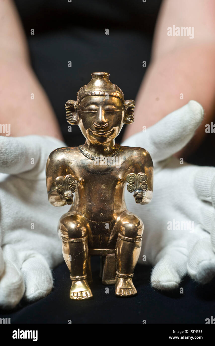 Über El Dorado: Kraft und Gold im alten Kolumbien Herbst zeigen im British Museum. Sitzende weibliche Poporo, Quimbaya, Stockfoto
