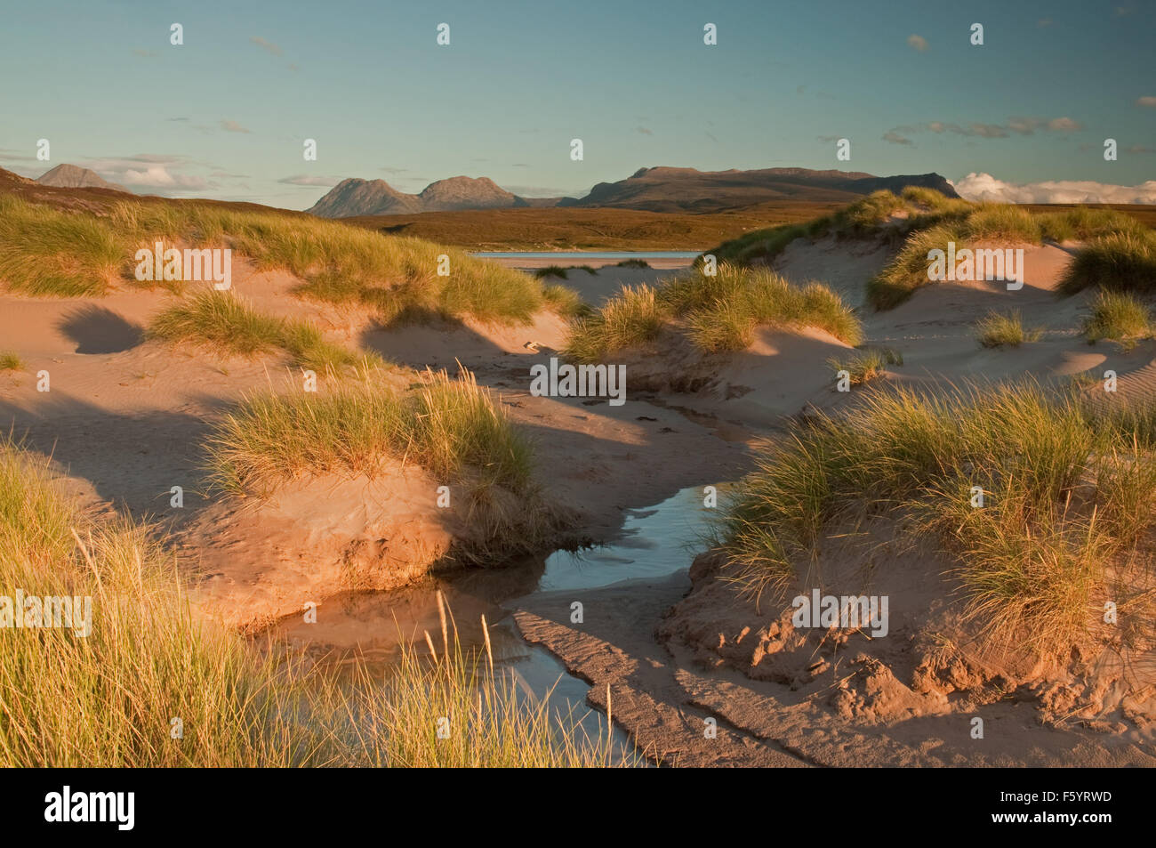 Am Abend Sonnenlicht über die Bucht von Achnahaird Stockfoto