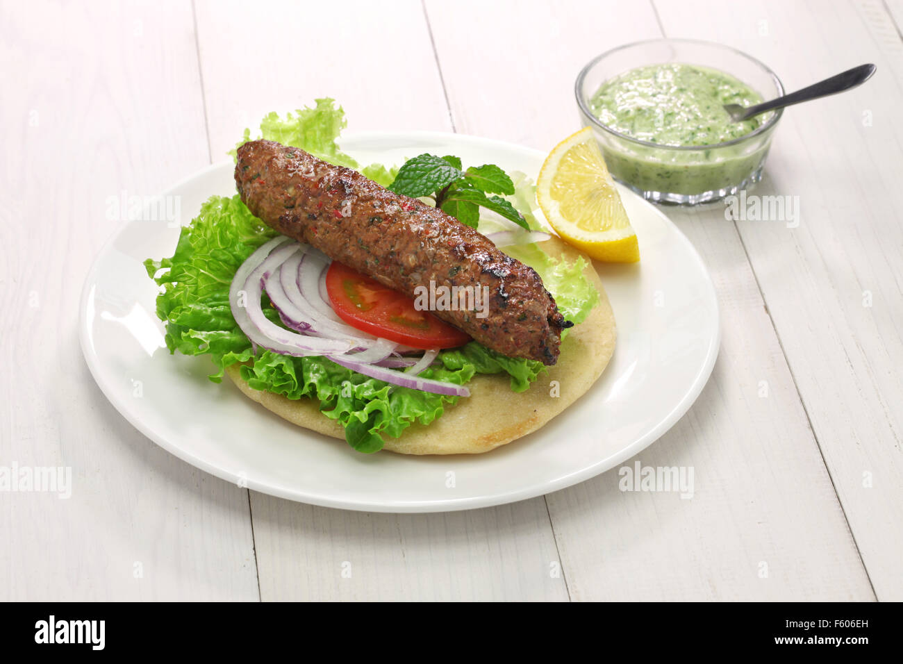 Mutton Seekh Kabab Sandwich Kebab mit Minze-chutney Stockfoto