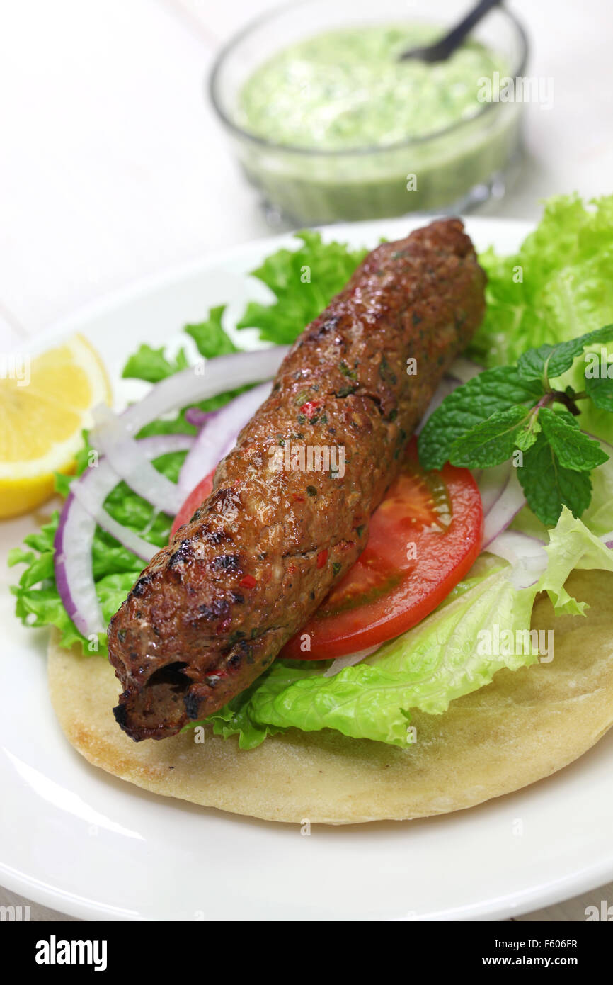 Mutton Seekh Kabab Sandwich Kebab mit Minze-chutney Stockfoto