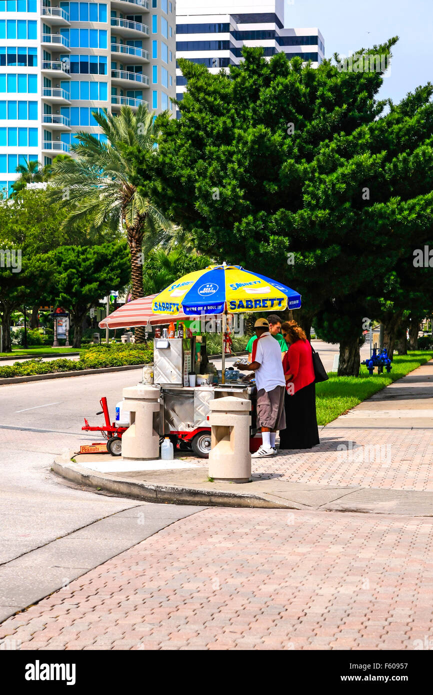 Hotdog-Stand in der Innenstadt von St. Petersburg in Florida Stockfoto