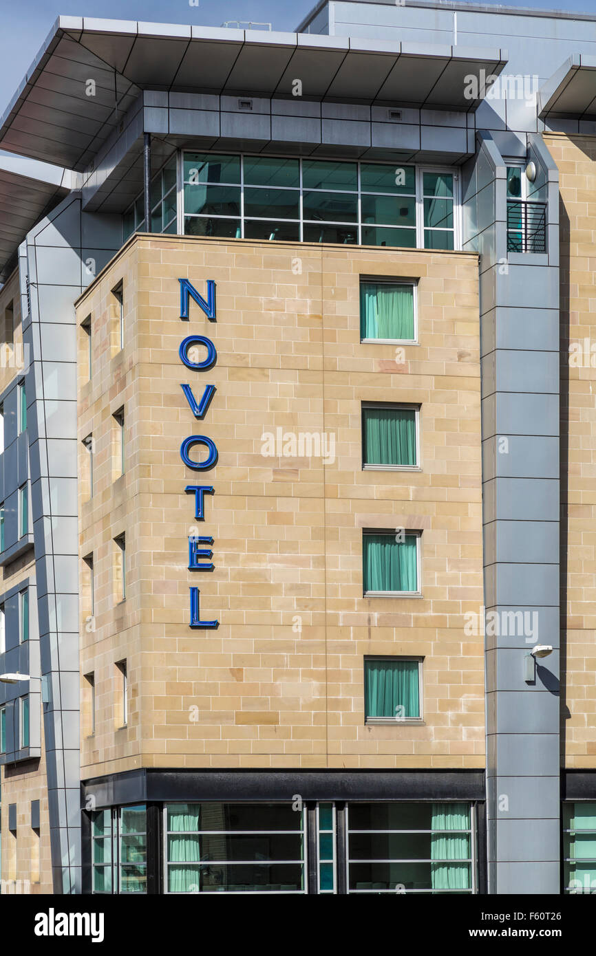 Novotel Hotel Schild, Glasgow, Schottland, UK Stockfoto