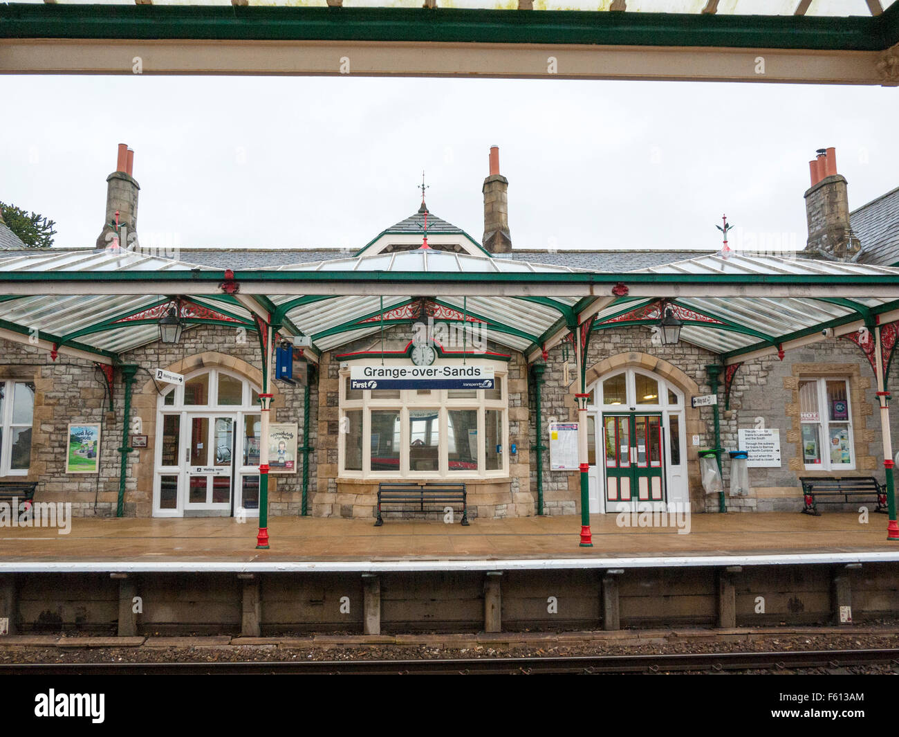 Die restaurierten und unter Denkmalschutz stehenden Bahnhof in Grange-über-Sande Cumbria UK Stockfoto