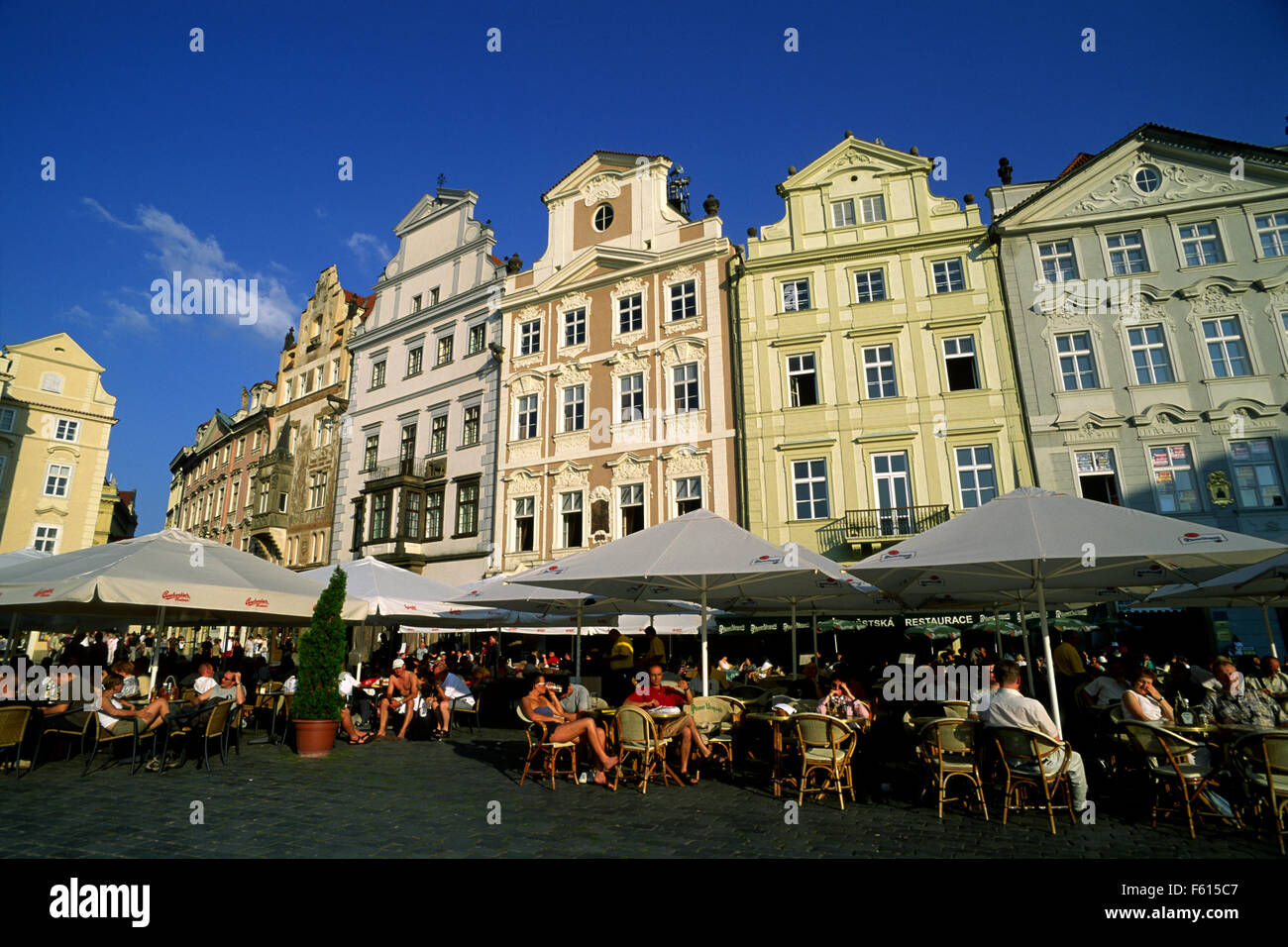 Tschechische Republik, Prag, Staromestske Namesti, Altstadtplatz, Restaurants Stockfoto