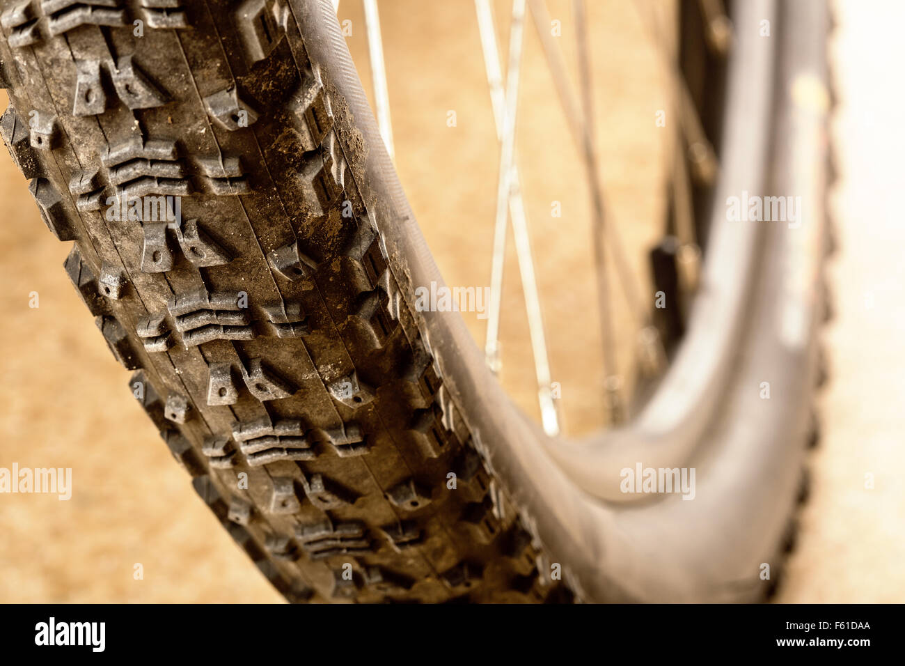 Schlammigen Reifen das Mountainbike Stockfoto