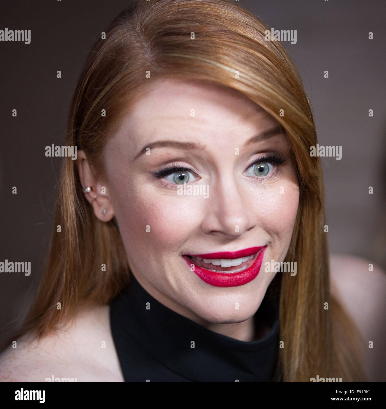 Prominente besuchen LA Philharmonic Walt Disney Concert Hall Opening Night Concert und Gala in der Walt Disney Concert Hall.  Mitwirkende: Bryce Dallas Howard Where: Los Angeles, California, Vereinigte Staaten von Amerika als: 29 Sep 2015 Stockfoto