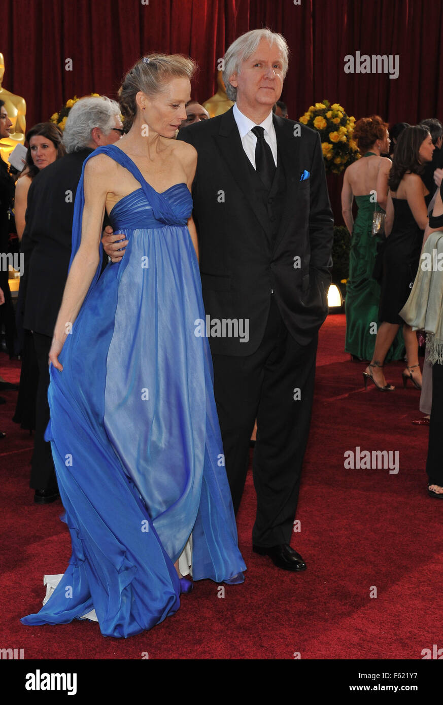 LOS ANGELES, CA - 7. März 2010: James Cameron & Suzy Amis bei der 82nd Annual Academy Awards im Kodak Theater, Hollywood. Stockfoto
