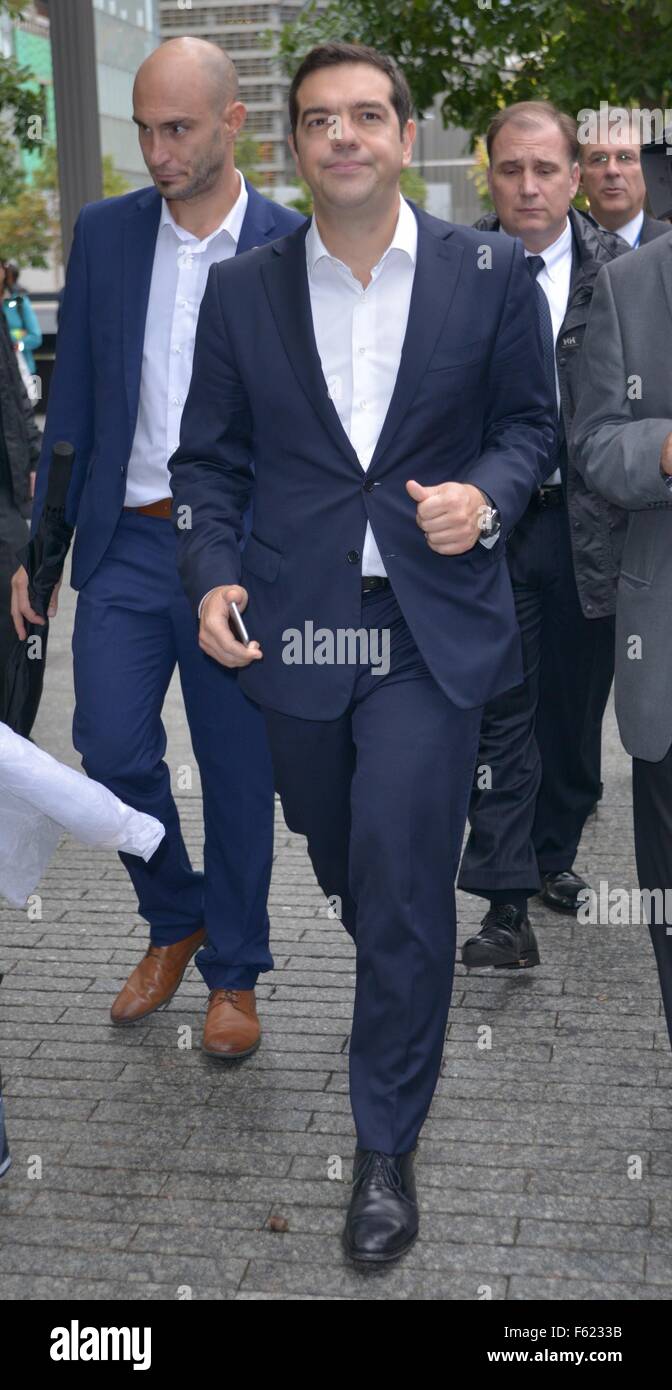 Griechischen Premierminister Alexis Tsipras besucht das National September 11 Memorial & Museum mit: Alexis Tsipras wo: New York, New York, Vereinigte Staaten von Amerika als: 1. Oktober 2015 Stockfoto