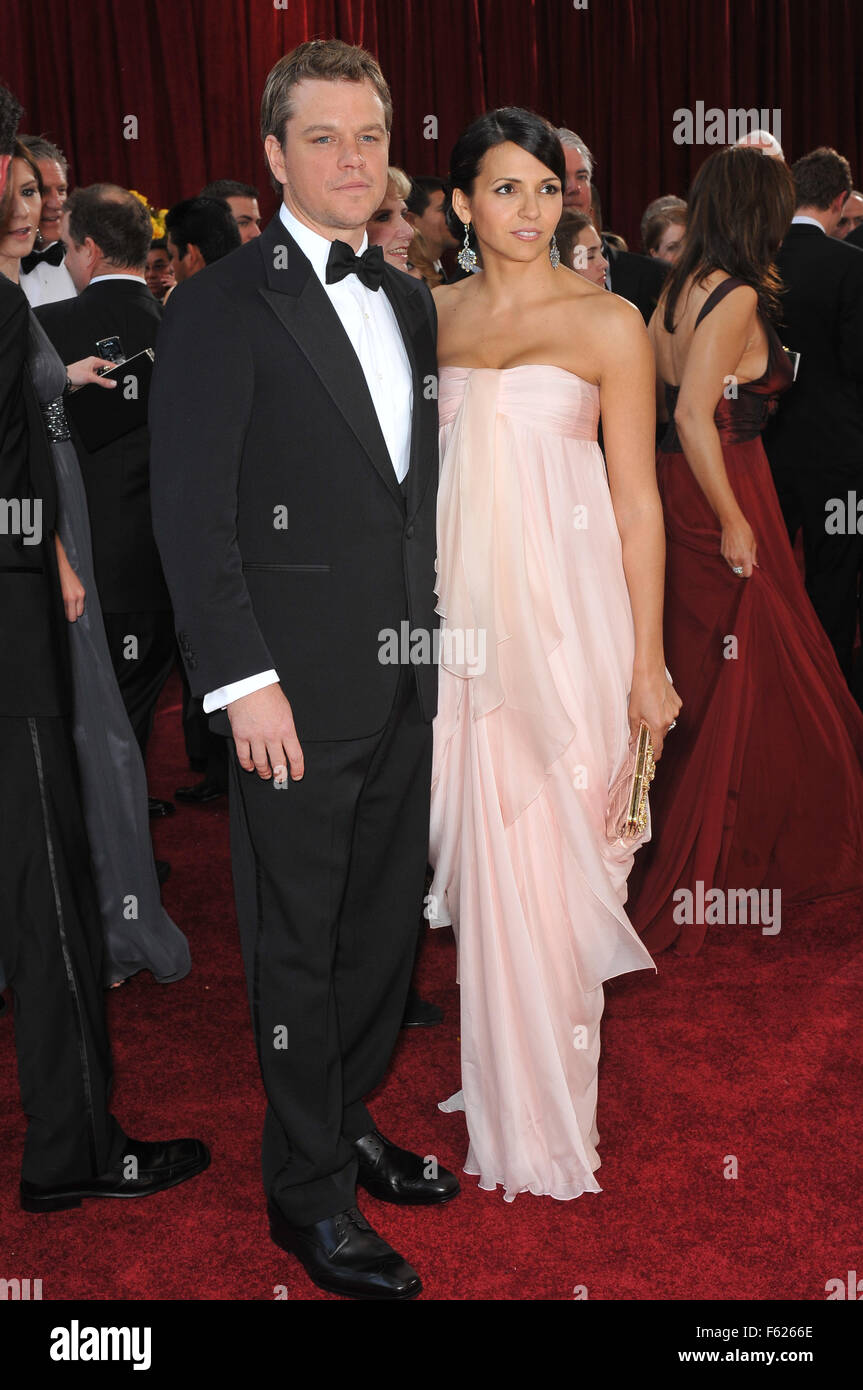 LOS ANGELES, CA - 7. März 2010: Matt Damon & Luciana Barroso bei der 82nd Annual Academy Awards im Kodak Theater, Hollywood. Stockfoto