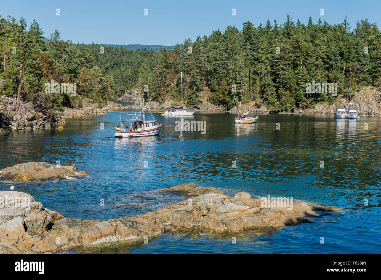 Boote in Smuggler Cove Marine Park, Sechelt, Sunshine Coast, British Columbia, Kanada Stockfoto