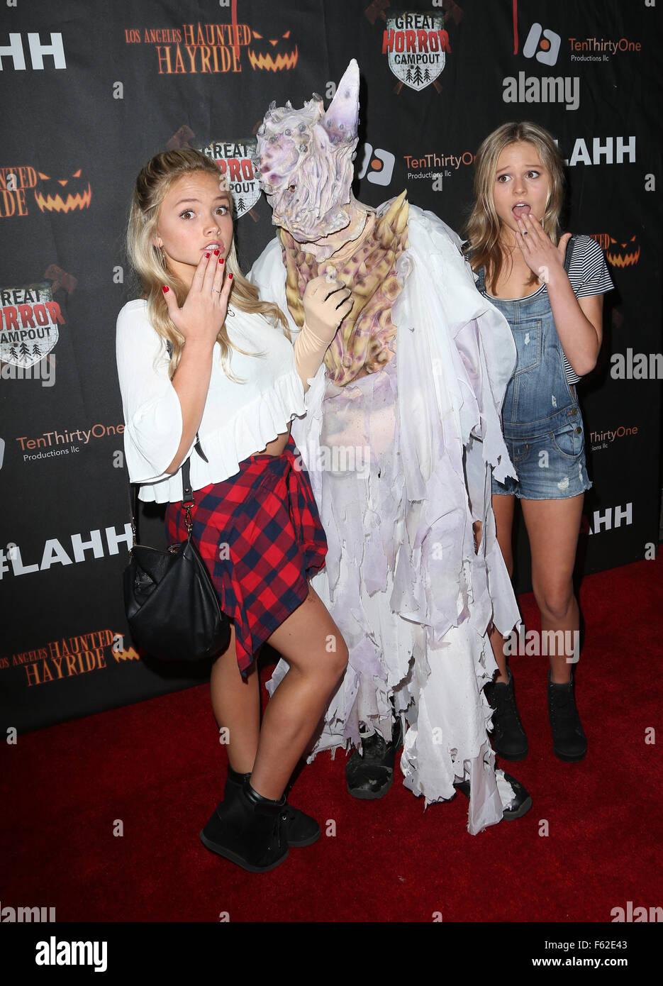 Los Angeles Haunted Hayride schwarze Teppich im Griffith Park - Ankünfte mit: Natalie Alyn Lind, Emily Alyn Lind wo: Los Angeles, California, Vereinigte Staaten von Amerika bei: 4. Oktober 2015 Stockfoto