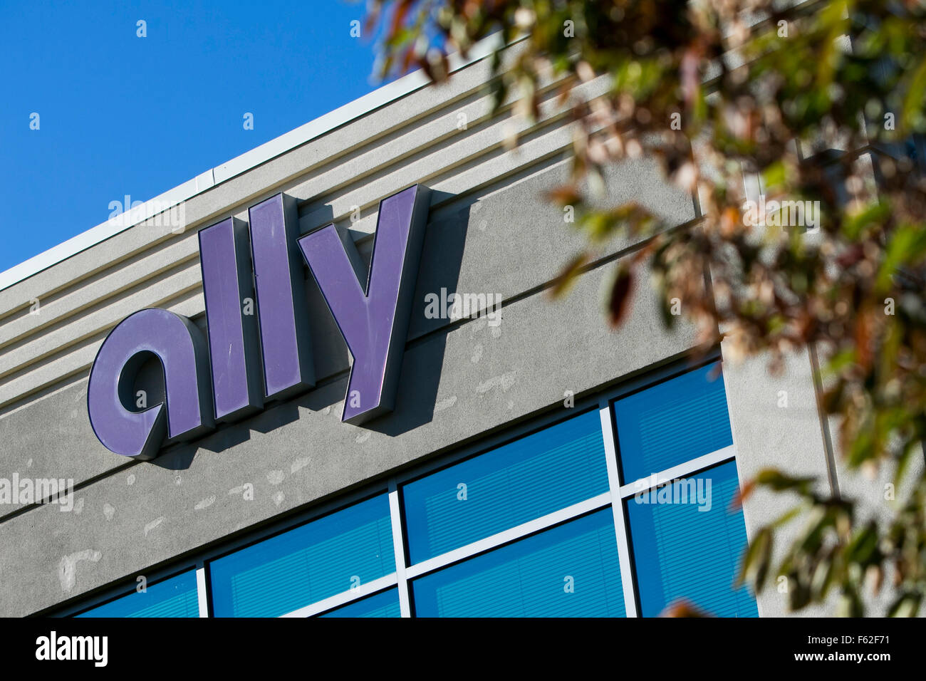 Ein Logo Zeichen außerhalb einer Einrichtung von Ally Financial Inc. in Fort Washington, Pennsylvania am 8. November 2015 besetzt. Stockfoto