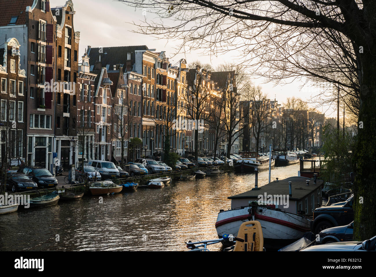 Fahrrad an der Brouwersgracht in Amsterdam Stockfoto
