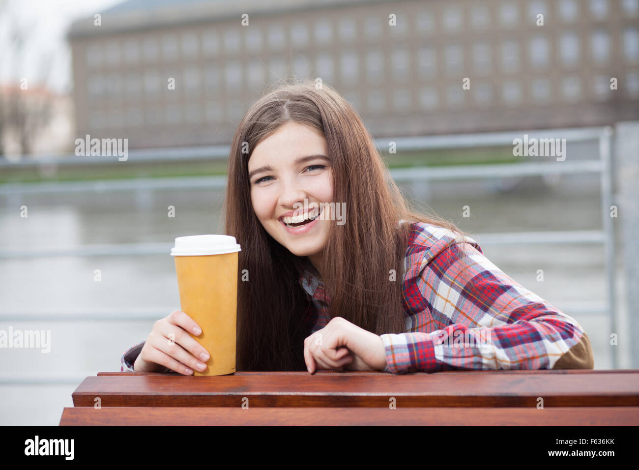 Natürliche Gesicht Porträt einer schönen jungen Frau Stockfoto