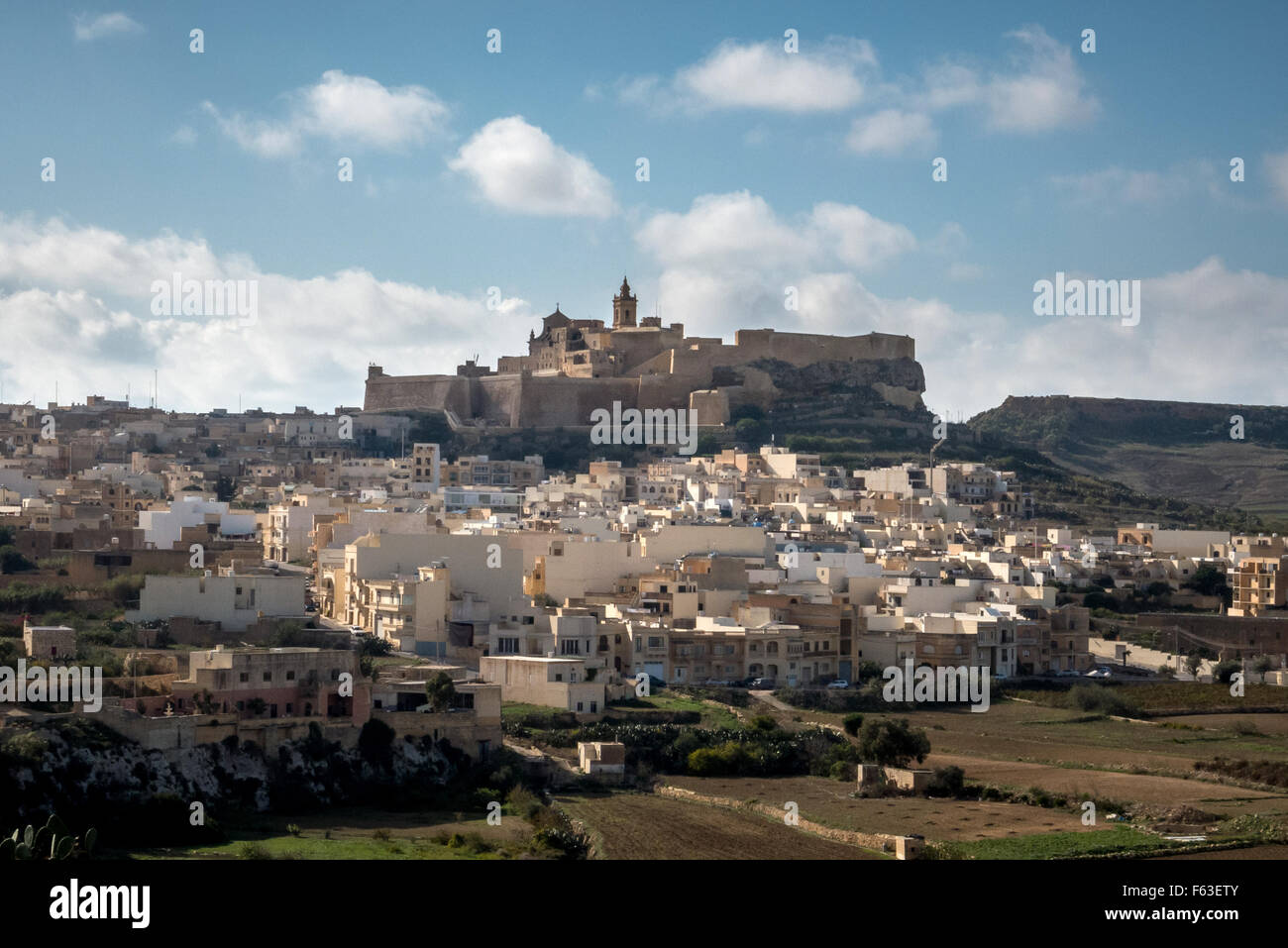 Gesamtansicht der Victoria, auch bekannt als Rabat, die Hauptstadt der Insel Gozo, Malta. Stockfoto