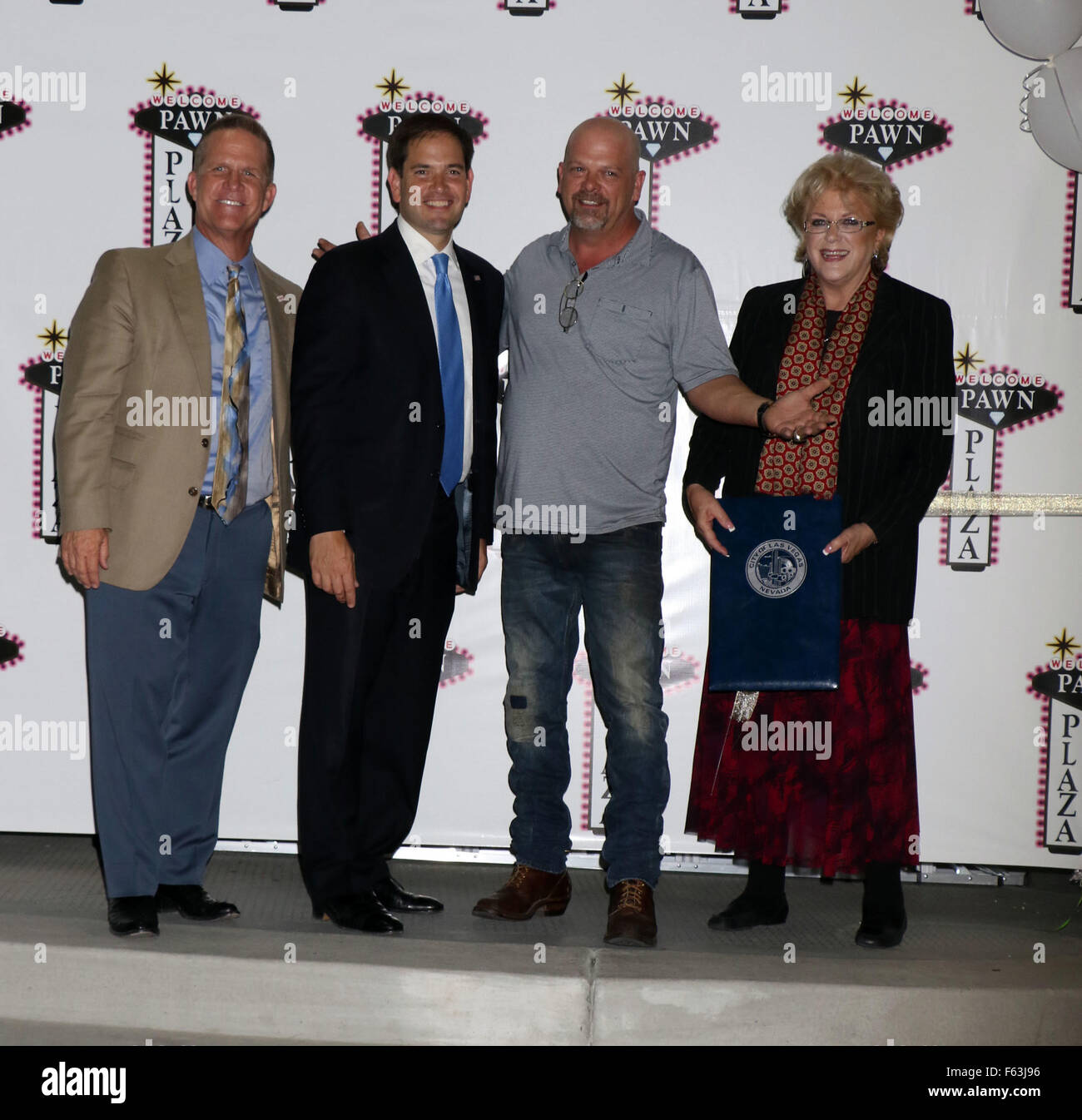 Offizielle Eröffnung des "Pawn Plaza" in Las Vegas mit: Lt Gouverneur Mark Hutchison, Marco Rubio, Rick Harrison, Bürgermeister Carolyn Goodman wo: Las Vegas, Nevada, Vereinigte Staaten, wann: 9. Oktober 2015 Stockfoto