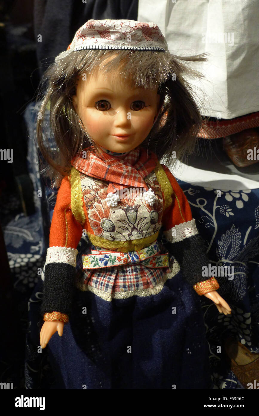 Puppe trägt die niederländische Tracht in Edam Stockfoto