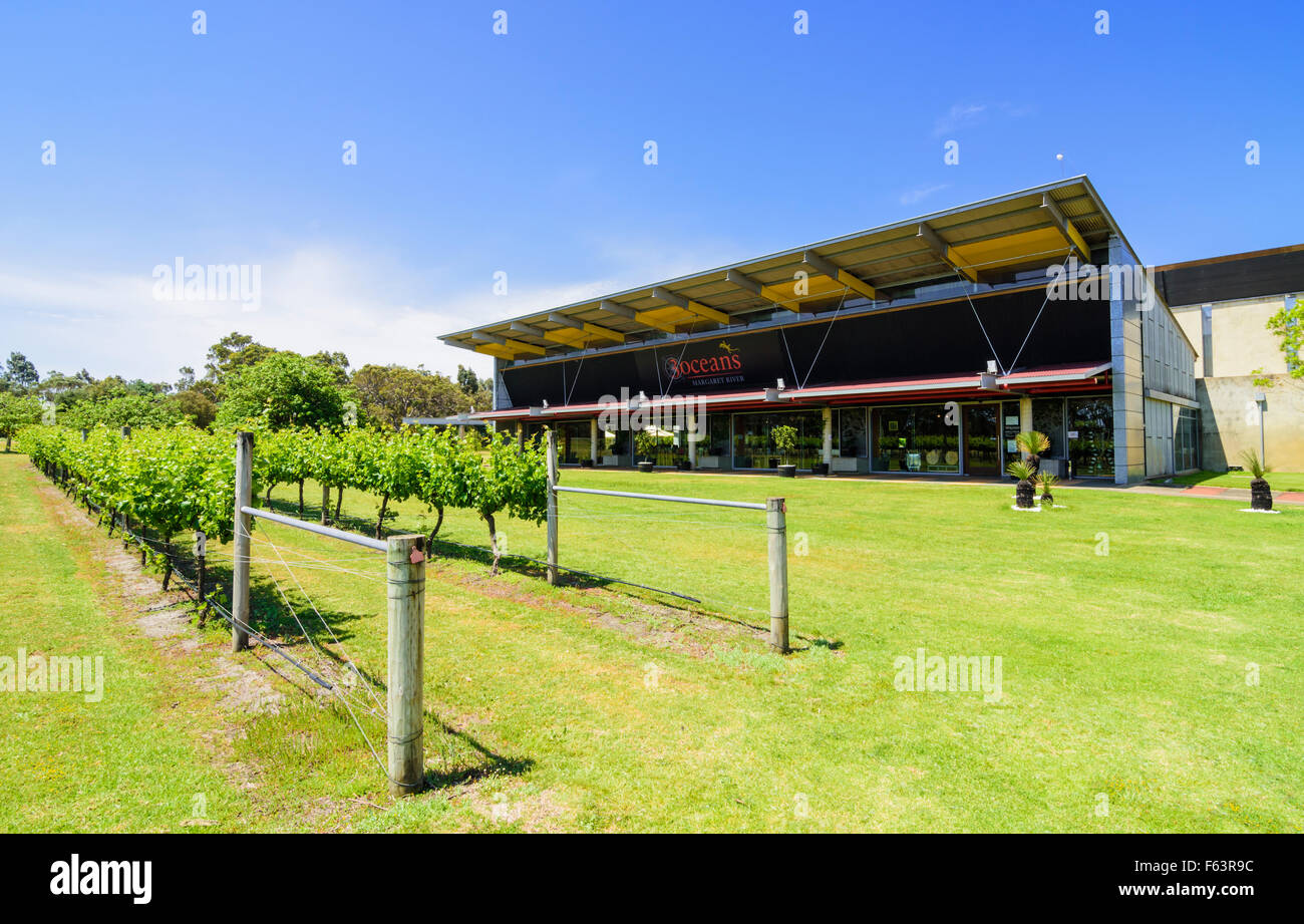 3 Ozeane Weingut Kellertür und Café, in der Margaret River Region von Western Australia Stockfoto