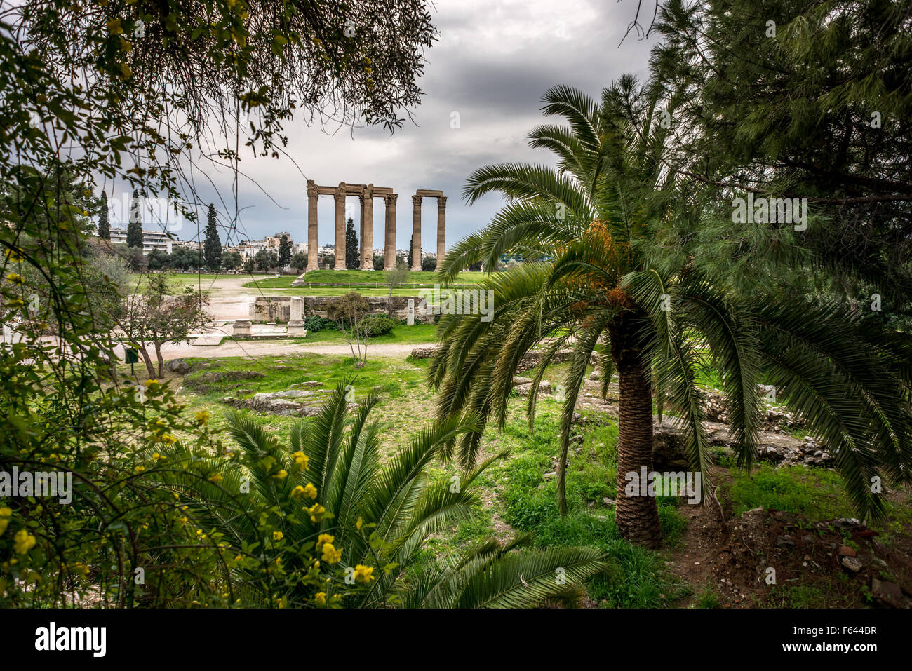 Die Ruinen der Tempel des Zeus in Athen. Stockfoto