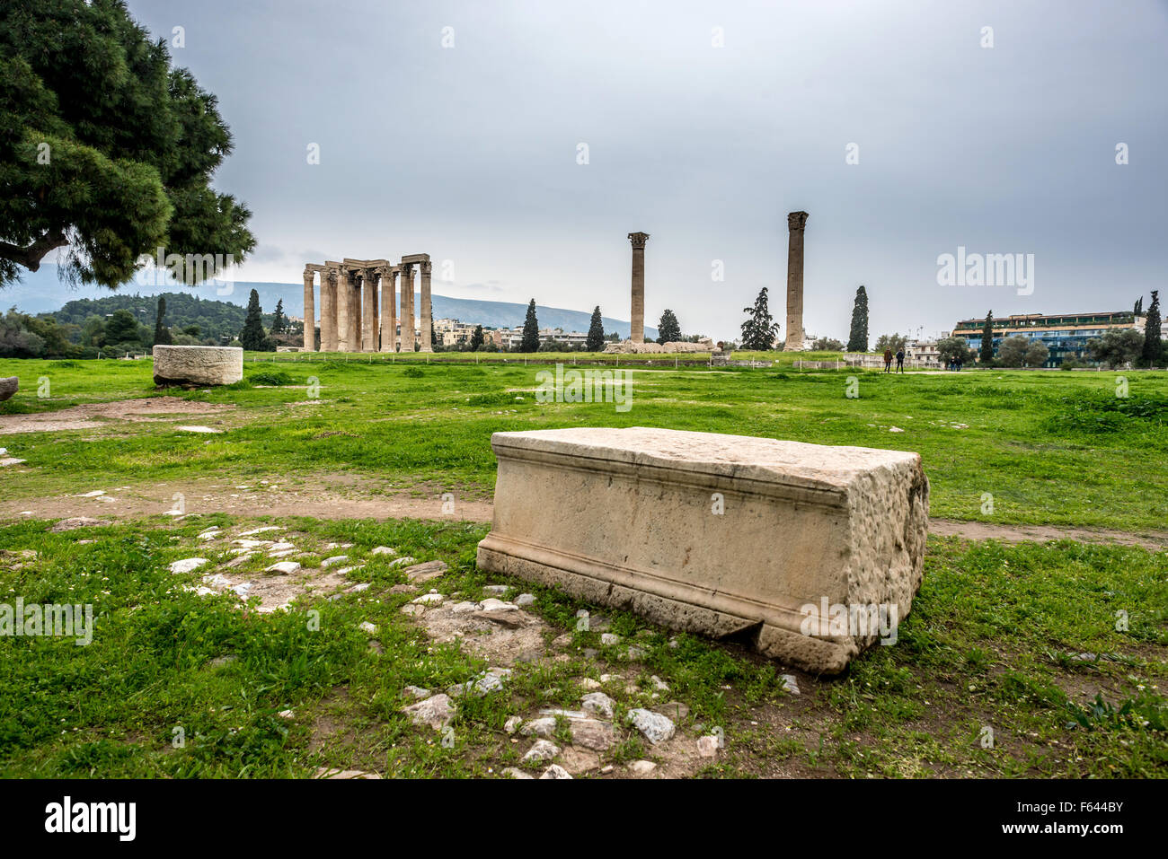 Die Ruinen der Tempel des Zeus in Athen. Stockfoto