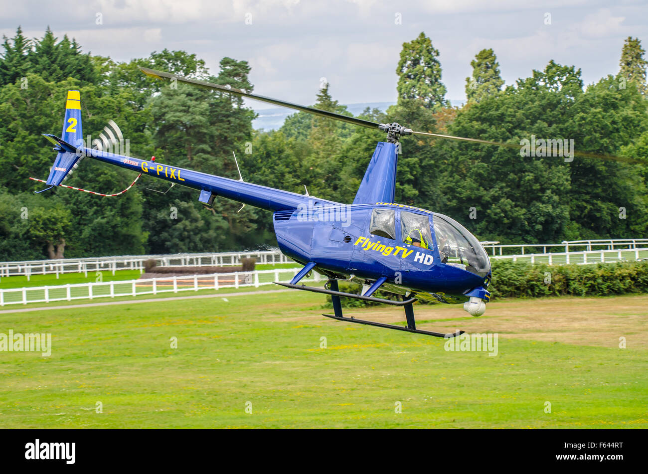 Robinson R44 von FlyingTV Berühmtheit Mike Smith Flying TV in eine neue und effiziente Art und Weise der Bereitstellung von atemberaubenden Luftaufnahmen bringen Stockfoto
