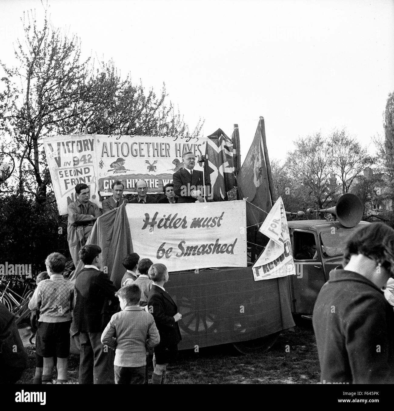 Lautsprecher-Kampagne für eine zweite Front gegen Hitler und Deutschland 1942 auf Hayes in Großbritannien. Die Communist Party of Great Britain organisiert Kundgebungen zur Unterstützung der Sieg im zweiten Weltkrieg. Stockfoto