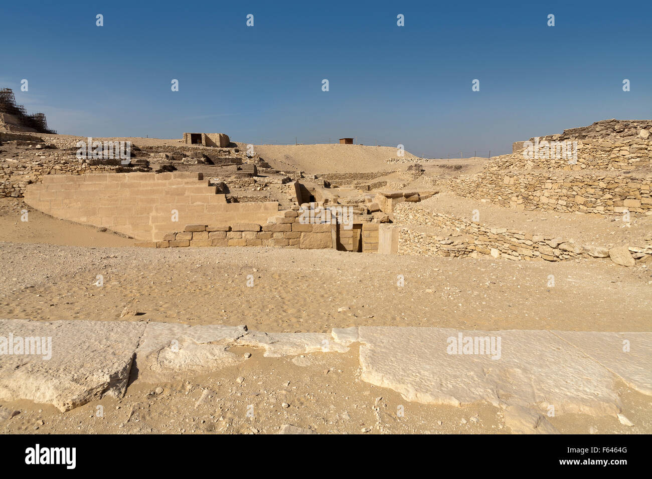Blick nach Norden über die Mastaba-Feld von Unas Causeway in der Nekropole von Sakkara auch bekannt als Sakkara Ägypten Stockfoto