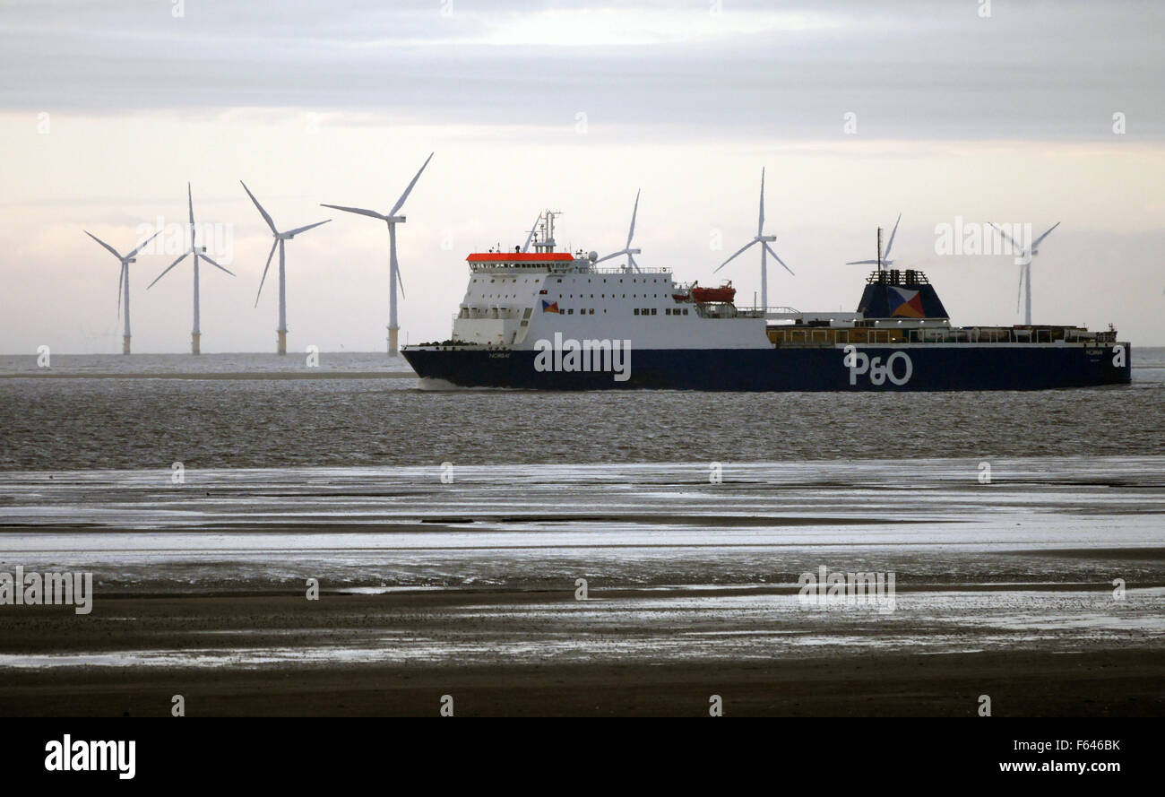 Die Norbay P & O Ferry segeln entlang der Fluss Mersey auf dem Weg nach Liverpool. Schwesterschiff, Norbank, wurde Norbay in Rotterdam gebaut, kam 1994, und ursprünglich beabsichtigt für den Rumpf zu Rotterdam Route, aber schließlich in den Dienst von P & O auf die irische See im Jahr 2007. Stockfoto