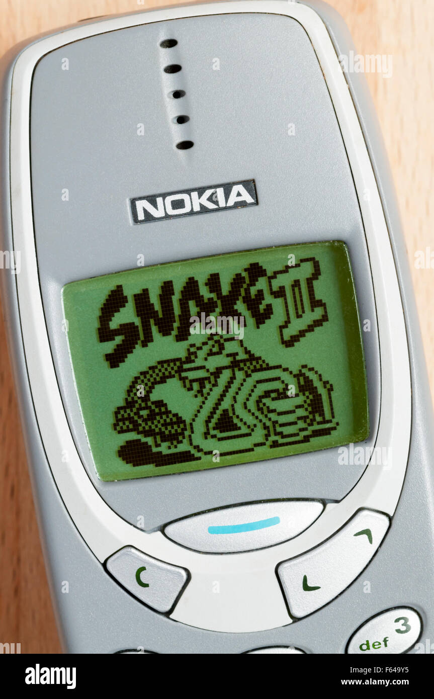 Der Titelbildschirm des Kultes Snake II Spiel auf einem Nokia 3310 Handy "Telefon. Stockfoto