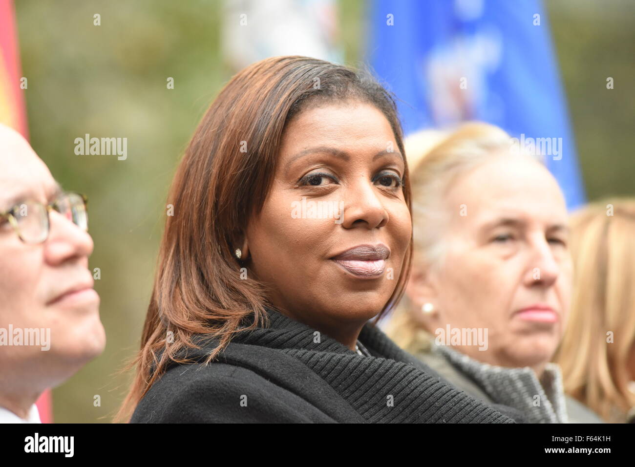 New York City, USA. 10. November 2015. NYC öffentlicher Fürsprecher Leticia James. Veteranen Tag in New York City war geprägt von der traditionellen Kranzniederlegung im Madison Park, der die jährliche Parade entlang der Fifth Avenue vorausgeht. © Andy Katz/Pacific Press/Alamy Live-Nachrichten Stockfoto