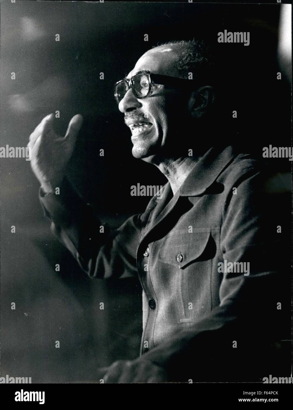 1975 - Anwar Sadat, Präsident der Arabischen Republik Ägypten Adressierung der OAU-Konferenz in Monrovia, Liberia. Bildnachweis: Camerapix © Keystone Bilder USA/ZUMAPRESS.com/Alamy Live-Nachrichten Stockfoto