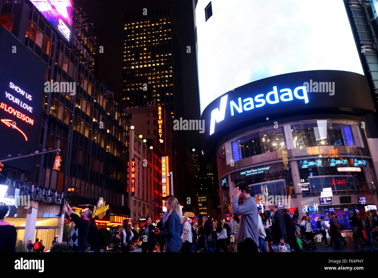 Times Square bei Nacht, New York City, NY, USA Stockfoto