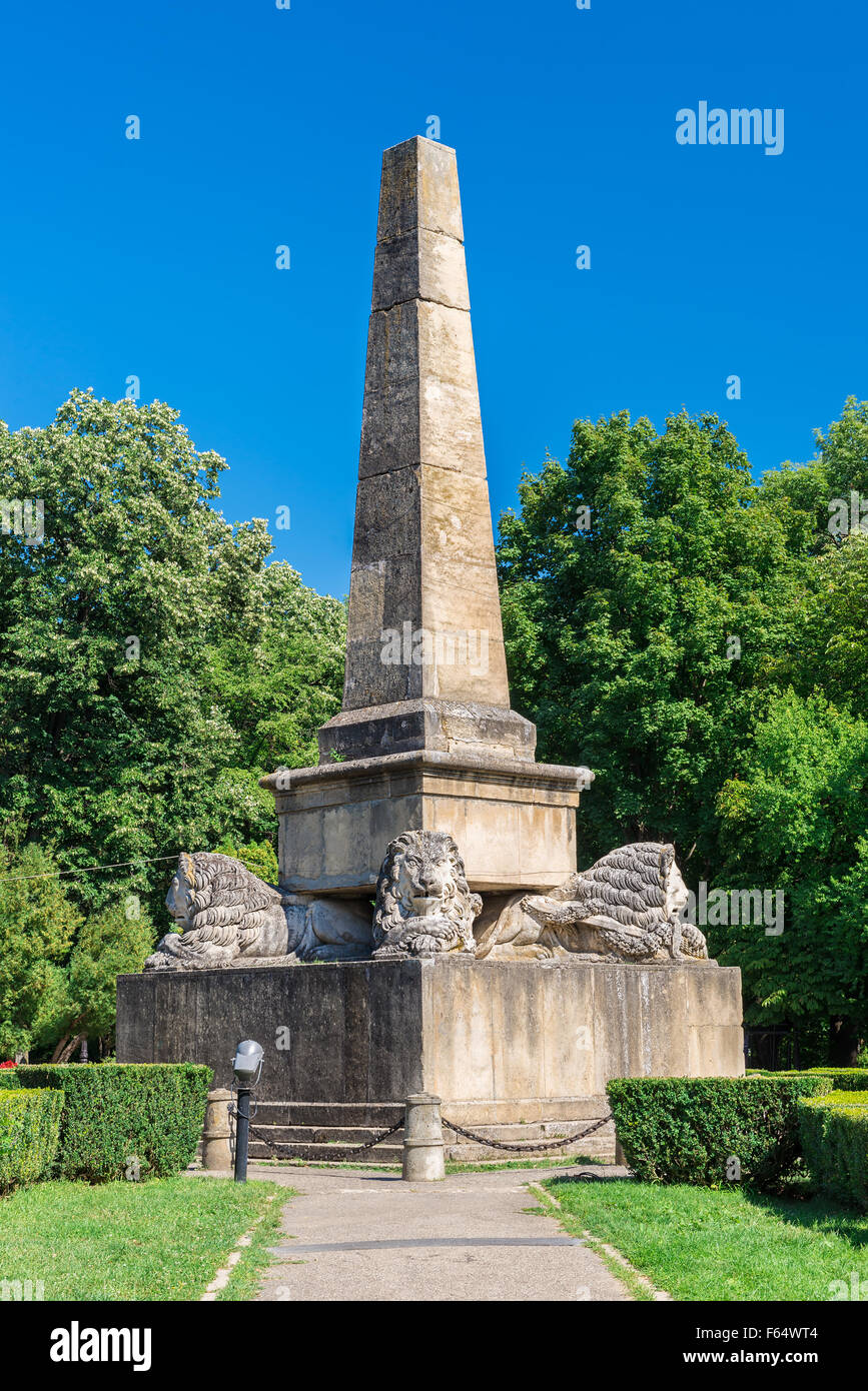 Obelisk des Löwen im Copou Park in Iasi, gebaut im Jahre 1834 ist ein 13,5 m hohe Obelisk, gewidmet Bio Kollisionsnormen, die erste Stockfoto