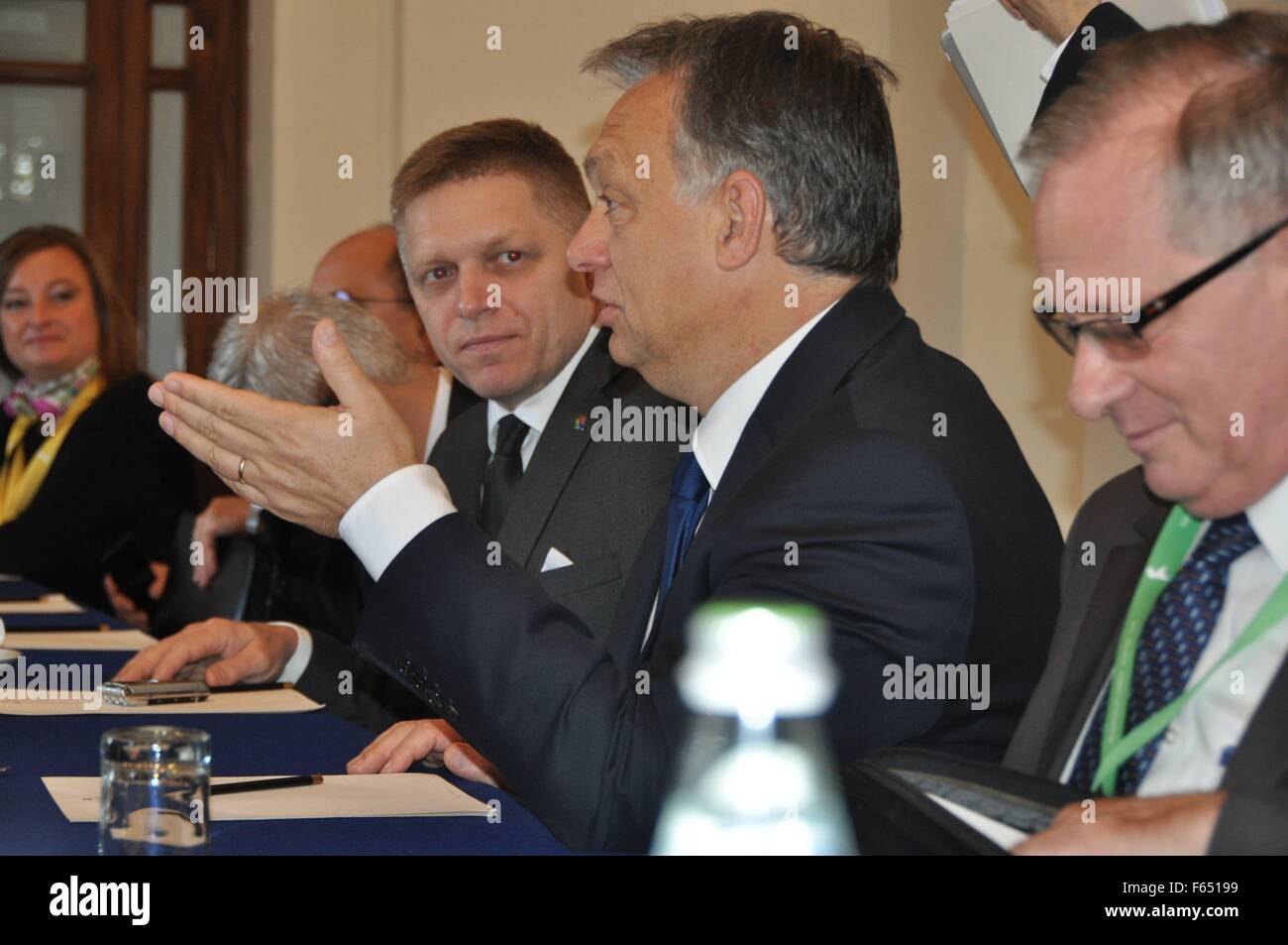 Von links nach rechts besuchen slowakische Ministerpräsident Robert Fico und ungarische Ministerpräsident Viktor Orban die zweitägigen Gipfeltreffen EU-Afrika über Migration in Valetta, Malta, am 12. November 2015. (CTK Foto/Matej Riha) Stockfoto