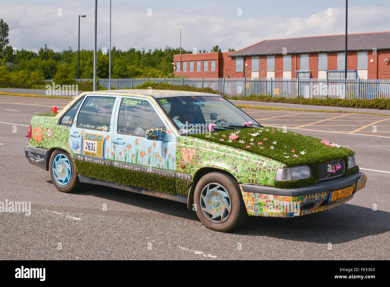Mietwagen in der 2015 niederländischen Carbage Rallye - eine 5-Tage durch Europa in ein Auto im Wert von weniger als 500 Euro laufen dekoriert Stockfoto