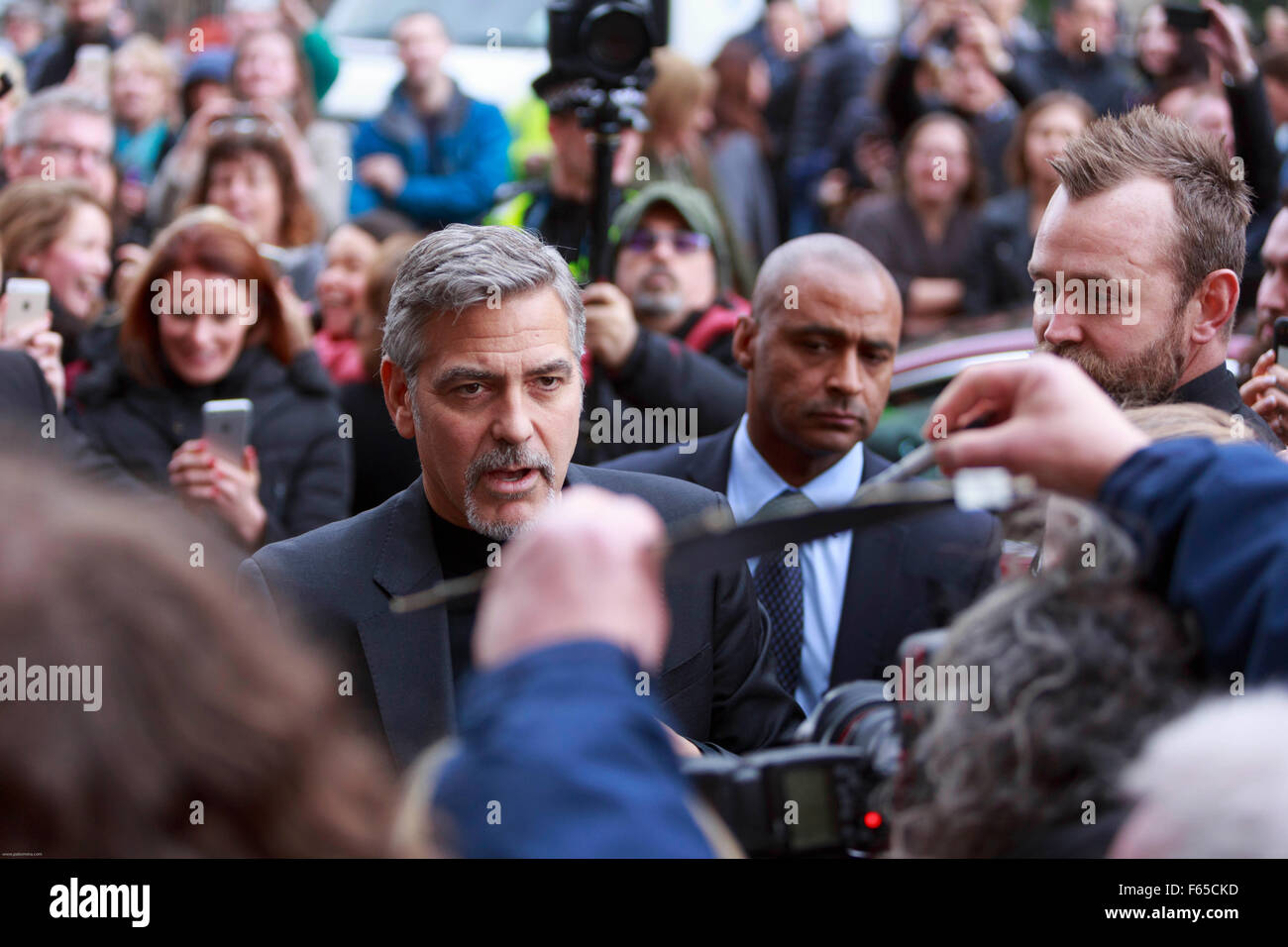 Edinburgh, UK. 12 November. George Clooney in Edinburgh zu sehen. Abgebildete George Clooney. Pako Mera/Alamy Live-Nachrichten. Stockfoto