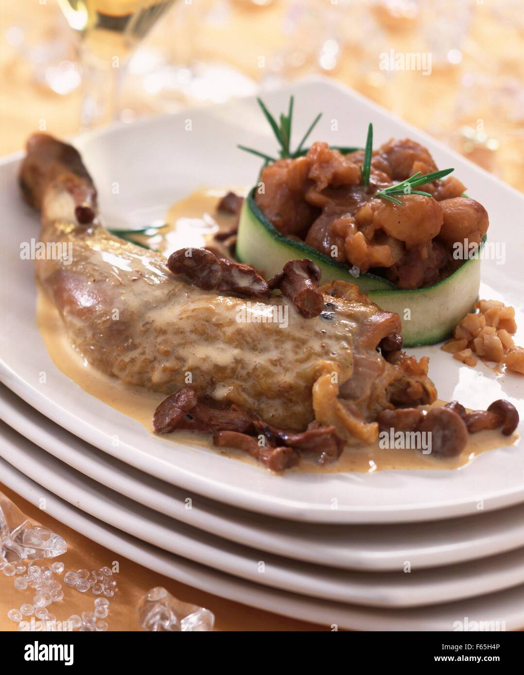 Bein von Perlhuhn Stockfoto