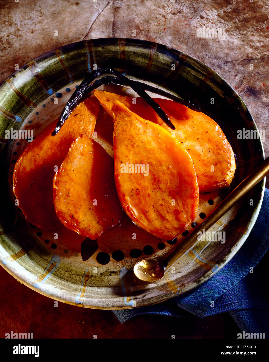 Süßkartoffeln in Vanillesirup Stockfoto