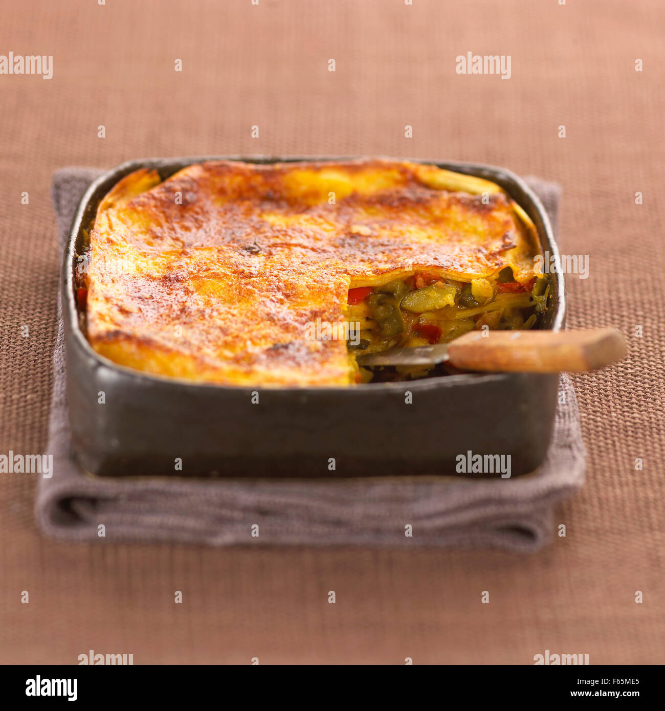 Gemüse-Lasagne Backen (Thema: backt) Stockfoto