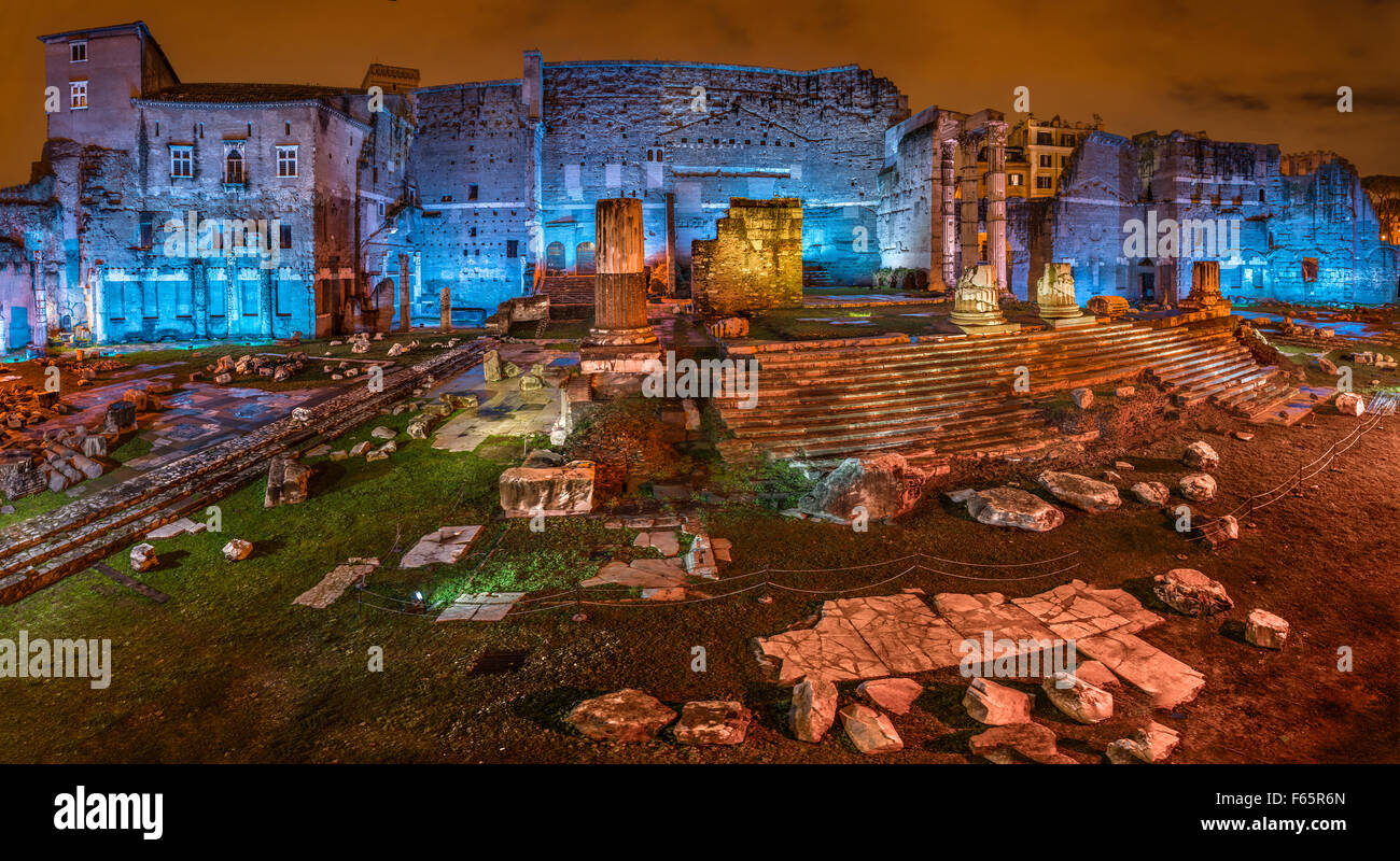 Italien, Rom, Kaiserforen (Forum von Nerva), römische Ruinen. Stockfoto