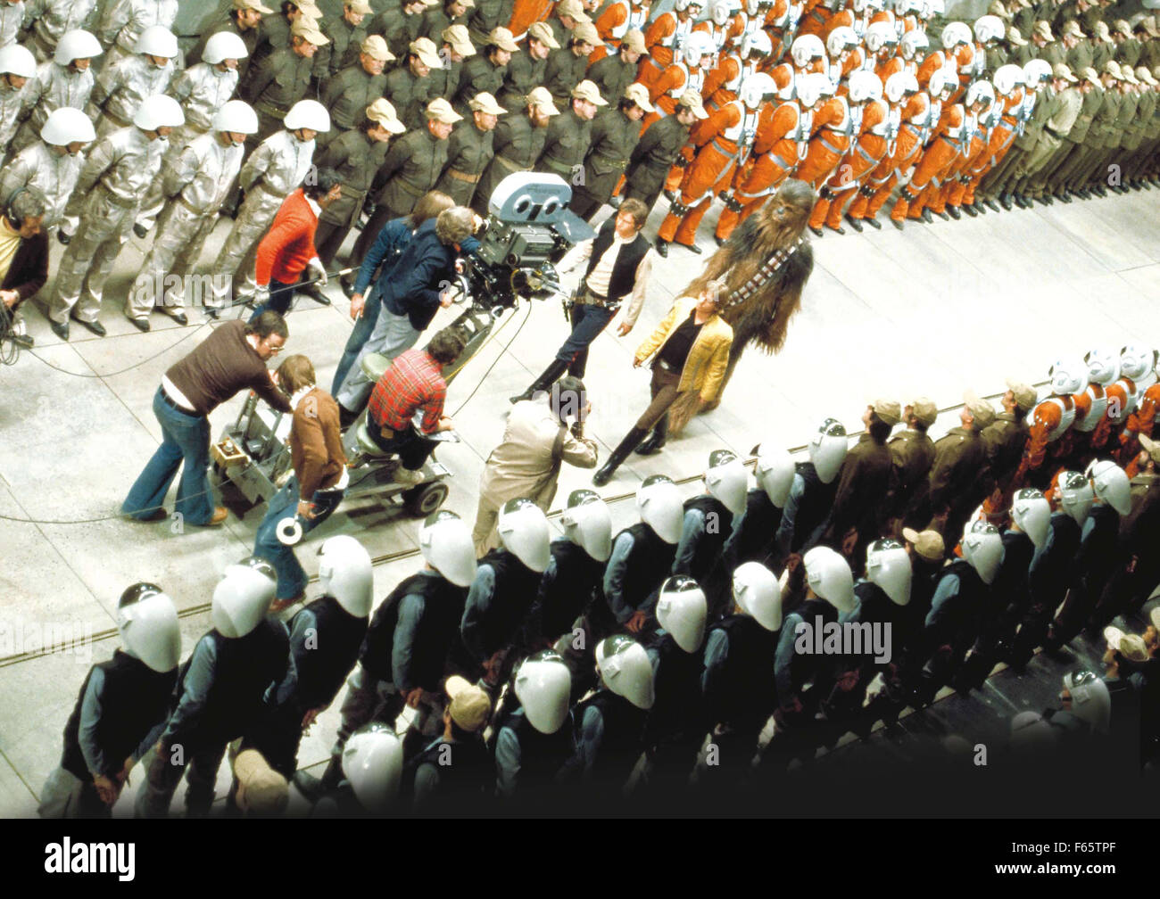 Star Wars: Episode IV - A New Hope Jahr: 1977 USA Regie: George Lucas Harrison Ford, Mark Hamill, Peter Mayhew Shooting Bild Stockfoto
